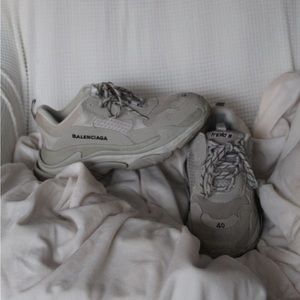 BALENCIAGA TRIPLE S SNEAKERS